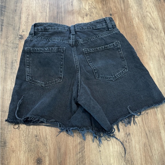 Dynamite Shorts - Picture 2 of 3